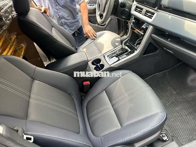 Xpander Cross 2024 màu xám lướt 9.000 km