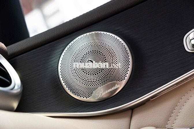 Mercedes GLC300 4MATIC - Model 2022 - Đen Kem