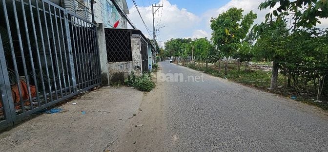 Nhà xưởng cho thuê phường hiệp thành quận 12 dt: 250m giá 12 triêu