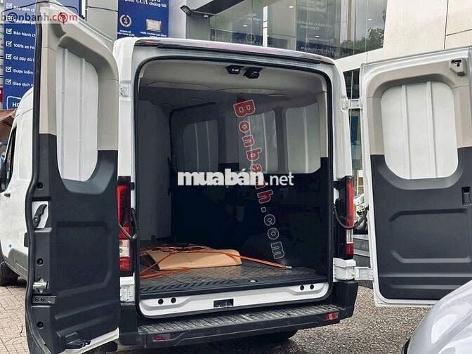 Ford Transit 2025 Van