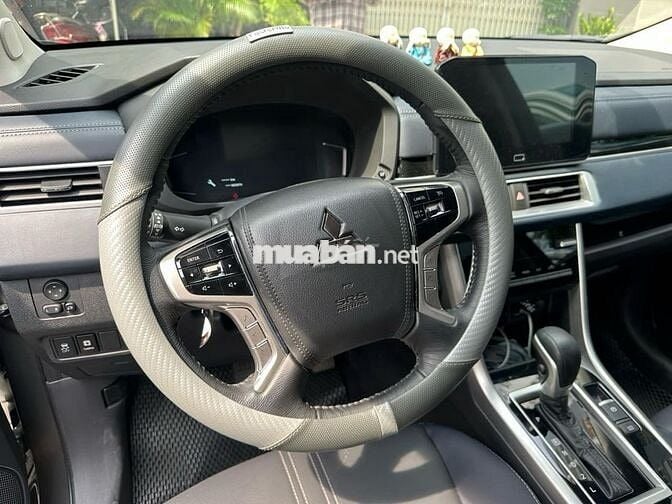 Xpander Cross 2024 màu xám lướt 9.000 km