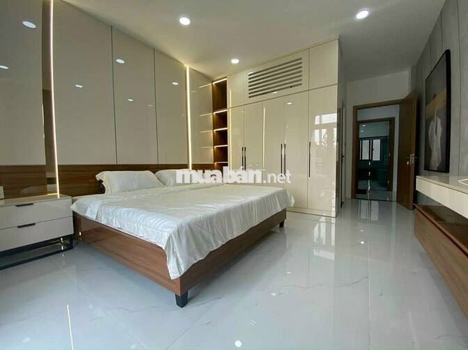 Rẻ nhất khu vực - xây 3 lầu không có căn thứ 3 - ngay khu dân trí cao.
