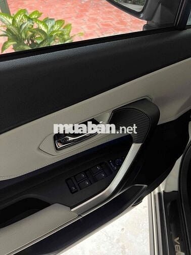 Toyota Veloz Cross Bản tiêu chuẩn 27 ngàn
