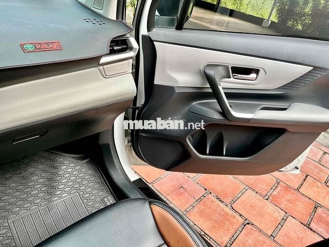 Toyota Veloz Cross Bản tiêu chuẩn 27 ngàn