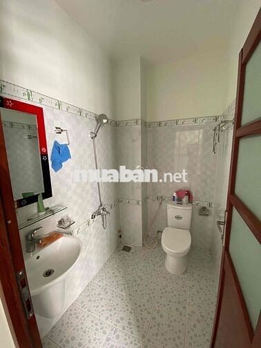 Cho thuê phòng/nguyên căn, 18-25m^2, kế GO Dĩ An, KTX Khu B