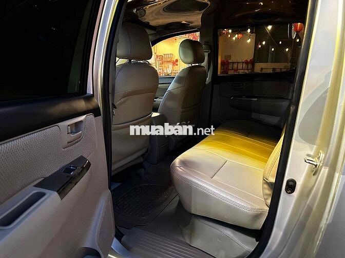 Toyota Hilux 2013 2.5E 4x2 MT - 80000 km
