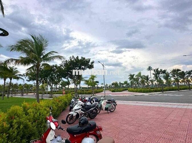 Nắm Chính chủ Lô đầm sen Gần công Viên !!
