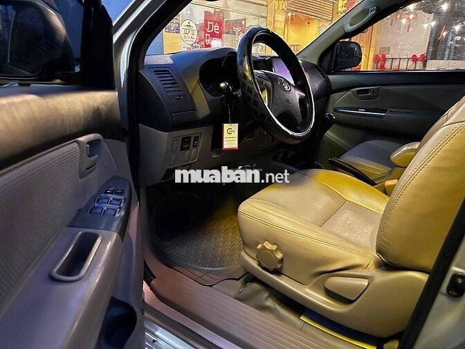 Toyota Hilux 2013 2.5E 4x2 MT - 80000 km