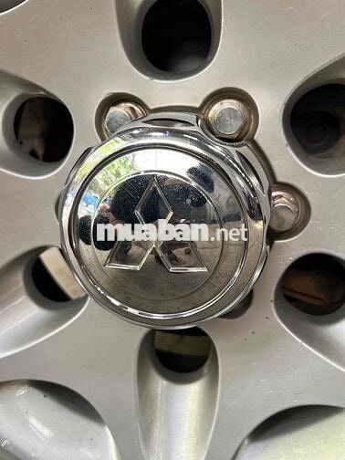 Mitsubishi Pajero 20*** km