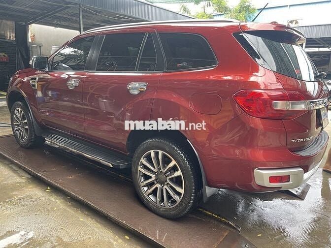 EVEREST TITANIUM ĐỎ MẬN 2021 NHẬP THÁI