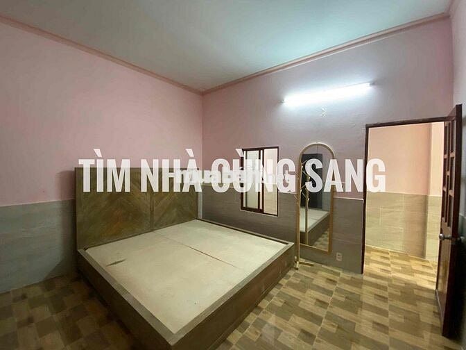 SIÊU NHÀ CẤP 4 SÂN ĐẬU 2 Ô TÔ FULL NỘI THẤT ĐỐI DIỆN VẠN PHÚC P. HBP