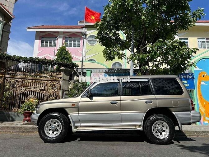Mitsubishi Pajero 20*** km