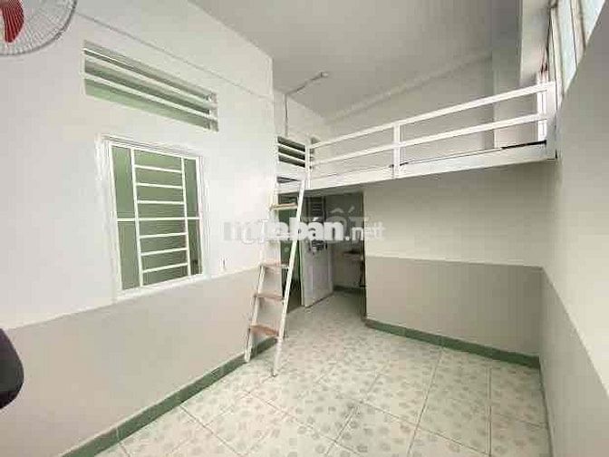 PHÒNG MỚI CÓ CỬA SỔ THOÁNG - GÁC CAO - THANG MÁY - Ở ĐƯỢC 3&4 NGƯỜI