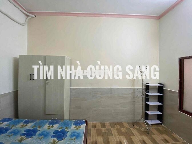 SIÊU NHÀ CẤP 4 SÂN ĐẬU 2 Ô TÔ FULL NỘI THẤT ĐỐI DIỆN VẠN PHÚC P. HBP