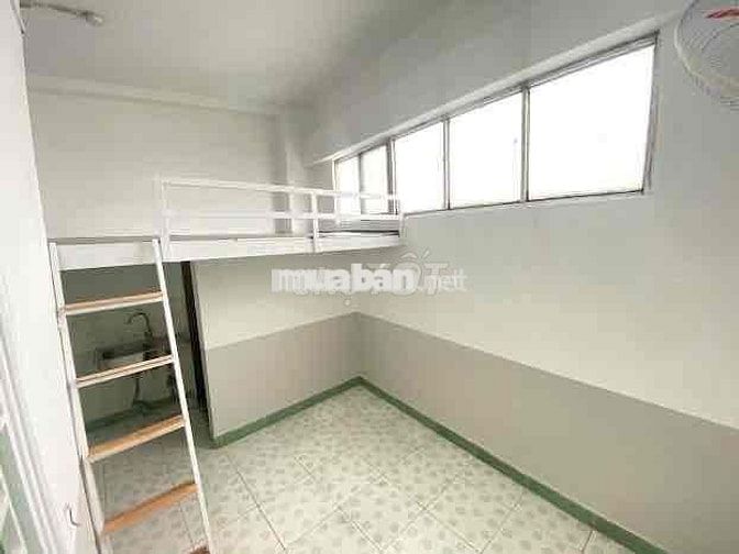 PHÒNG MỚI CÓ CỬA SỔ THOÁNG - GÁC CAO - THANG MÁY - Ở ĐƯỢC 3&4 NGƯỜI