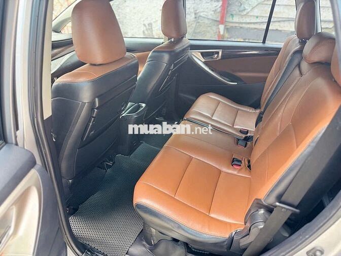 Toyota Innova 2.0G đời xe: 2019 Số tự động 8 chỗ