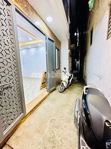 Siêu phẩm Nghi Tàm, 37m X 5t thang máy, 8.9 tỷ 