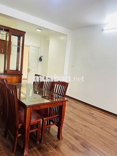 Bán chung cư CT18 KĐT Việt Hưng,100m, Lô Góc, Full nội thất.Giá 5.x tỷ