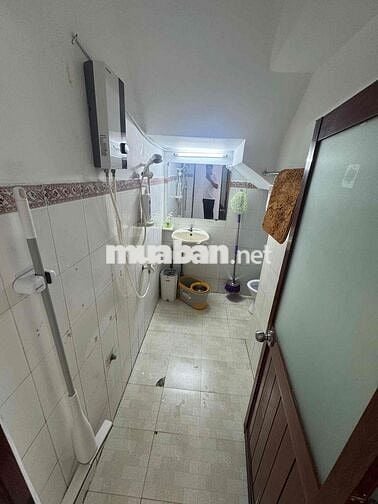 Bán Nhà 42m2. trệt lầu. hxh. đường số 4 p16. 3 phòng. 1 phòg tầng trệt