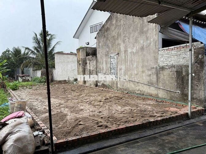 Chính chủ bán đất thổ cư. Đường thông oto tải. Gần bìa làng. Nở hậu