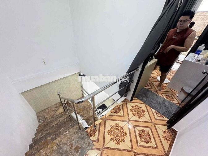 Bán Nhà 42m2. trệt lầu. hxh. đường số 4 p16. 3 phòng. 1 phòg tầng trệt