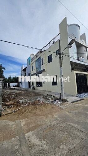ĐẤT KIỆT 2 OTÔ TRÁNH NHAU – KẸP KIỆT BÊN HÔNG TÔN ĐẢN