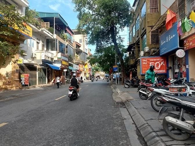 Nhà mặt ngõ Hoàng Văn Thái, kinh doanh sầm uất, ô tô đỗ cửa, ngõ thông