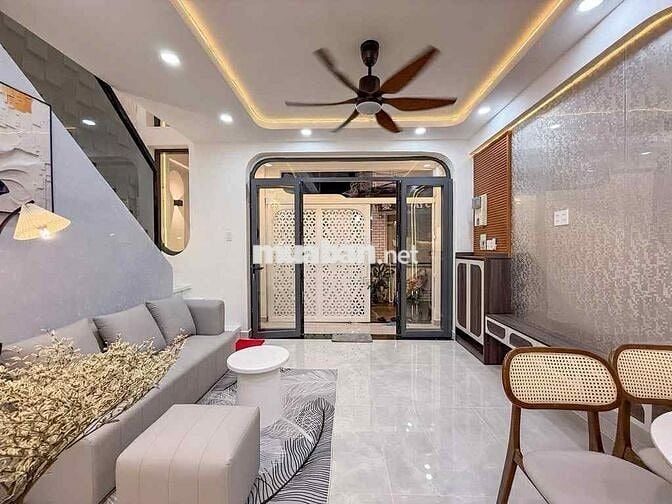 HẺM 1 TRỤC - NGANG 5m - NHÀ ĐẸP XÁCH VALI VÀO Ở LIỀN - - GẦN MẶT TIỀN