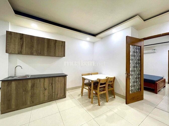 2 Phòng Ngủ - 80m2 - Ban Công - Hầm Xe- Thang Máy- Full Nội Thất