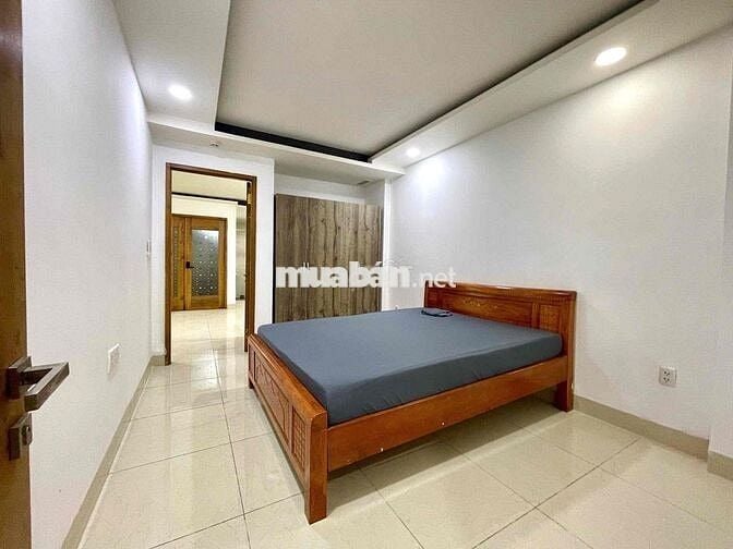 2 Phòng Ngủ - 80m2 - Ban Công - Hầm Xe- Thang Máy- Full Nội Thất