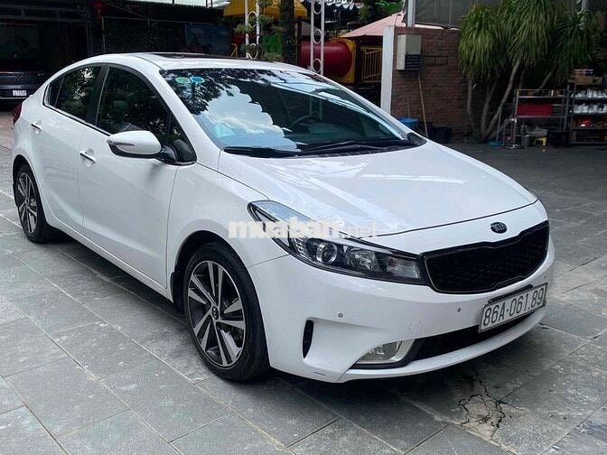 Kia Cerato 2017 Signature 1.6 AT - 67000 km