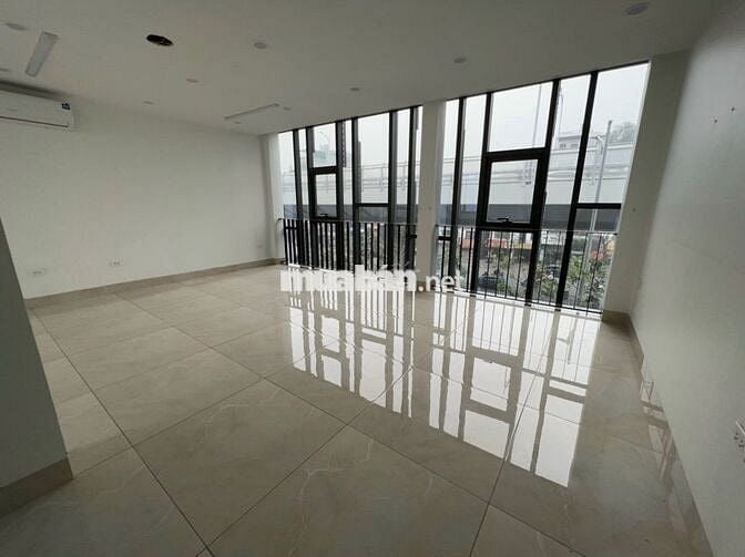 MP TRẦN QUỐC HOÀN - CẦU GIẤY. 60m2 x 6T, MT:8m. Thông sàn, Thang máy.
