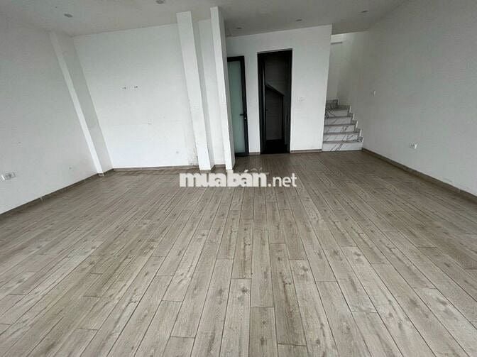 MP TRẦN QUỐC HOÀN - CẦU GIẤY. 60m2 x 6T, MT:8m. Thông sàn, Thang máy.