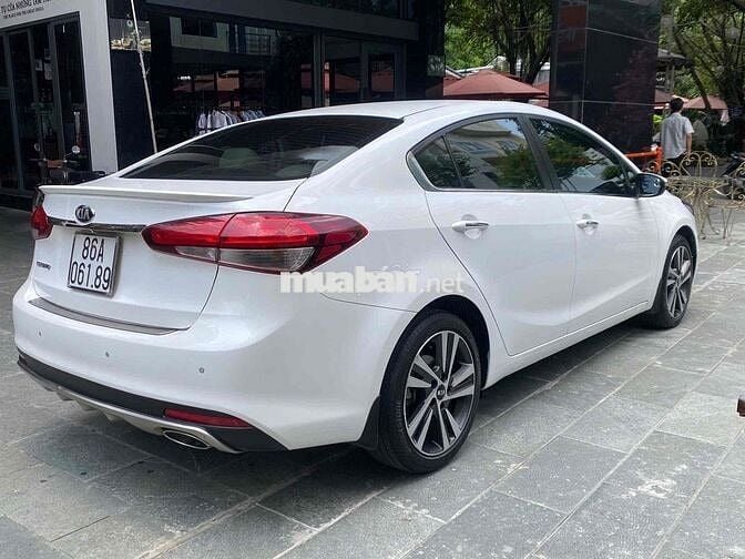 Kia Cerato 2017 Signature 1.6 AT - 67000 km