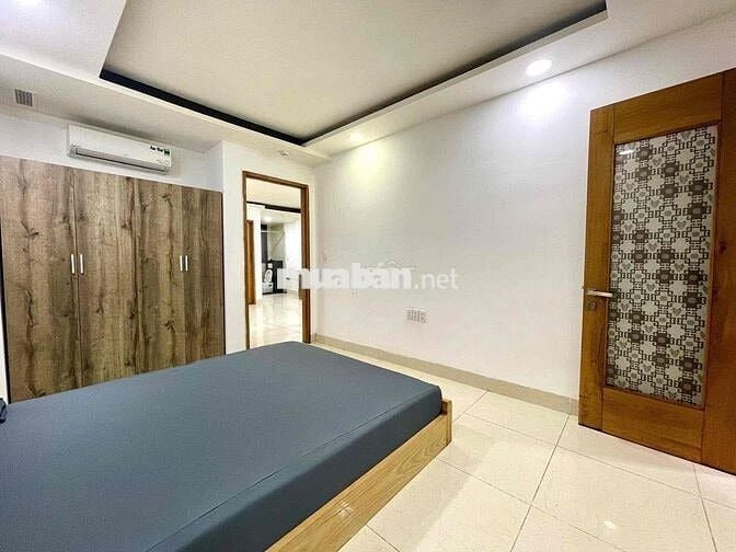 2 Phòng Ngủ - 80m2 - Ban Công - Hầm Xe- Thang Máy- Full Nội Thất