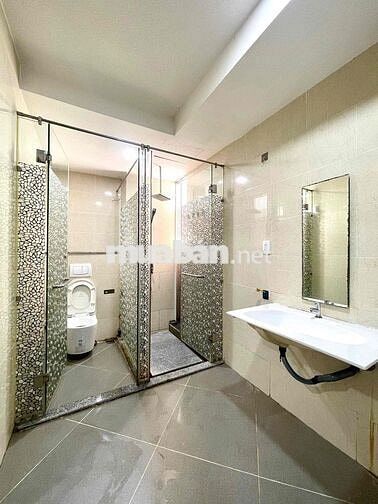 2 Phòng Ngủ - 80m2 - Ban Công - Hầm Xe- Thang Máy- Full Nội Thất