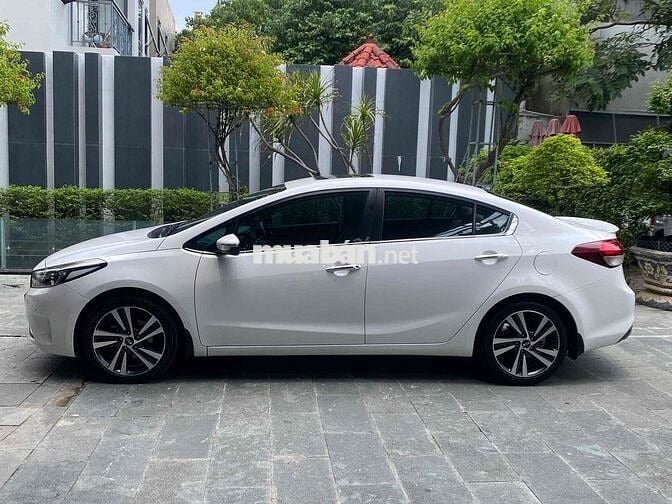 Kia Cerato 2017 Signature 1.6 AT - 67000 km