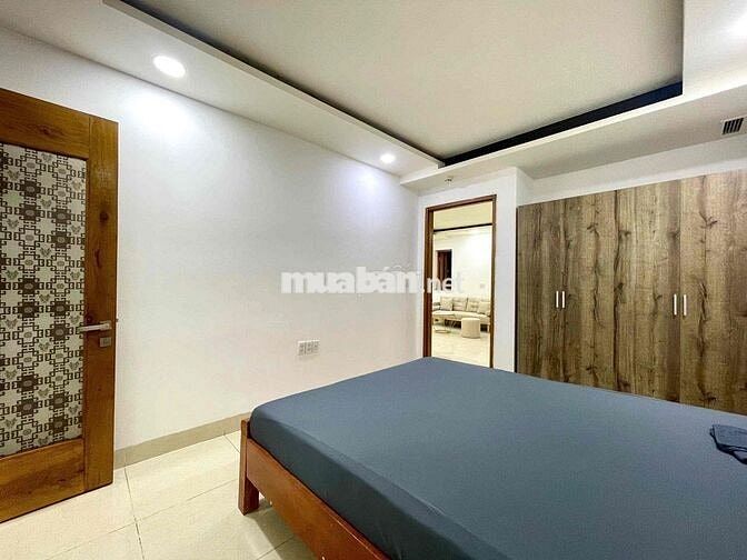 2 Phòng Ngủ - 80m2 - Ban Công - Hầm Xe- Thang Máy- Full Nội Thất