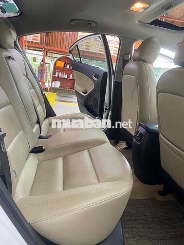 Kia Cerato 2017 Signature 1.6 AT - 67000 km