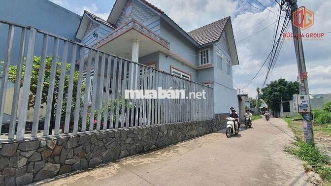 Bán căn góc 2 mặt tiền 192m2 gần trường học Tân Phong