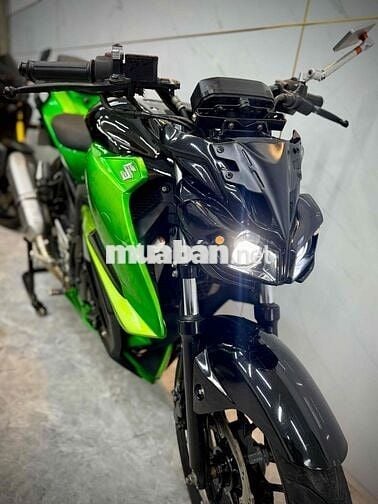 Suzuki Gsx150s up body kiss