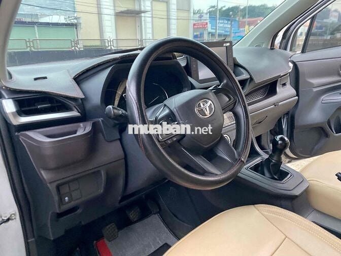 Toyota Avanza Premio 2022 MT - 90000 km