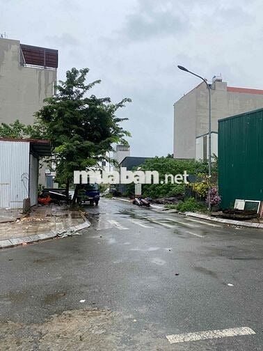 cần bán lô đất 60 m trong khu đấu giá đường 12 m vỉa hè 3 m, ô tô đỗ c