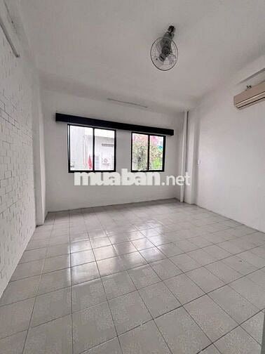 Cho thuê 306/35 Nguyễn Thị Minh Khai, Quận 3 - 4.5x10m - 1 lầu