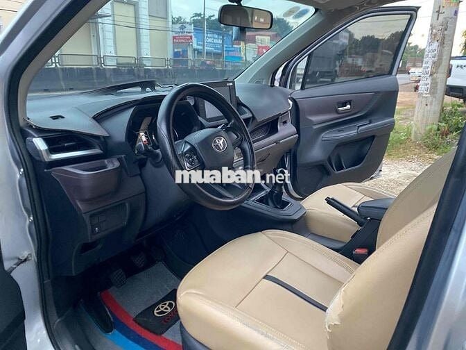 Toyota Avanza Premio 2022 MT - 90000 km
