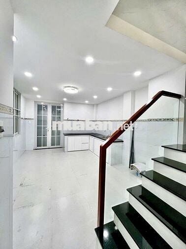 Cho thuê nhà100/24G Trần Hưng Đạo P.Phạm Ngũ Lão Q1 4,5x18m 4T 5P 18tr
