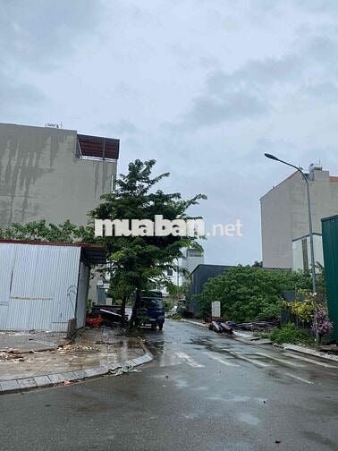 cần bán lô đất 60 m trong khu đấu giá đường 12 m vỉa hè 3 m, ô tô đỗ c
