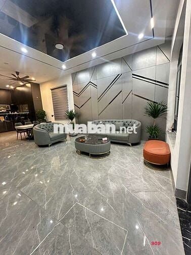 Bán nhà đẹp mặt tiền đường Nguyễn Bá Học Tân Mai