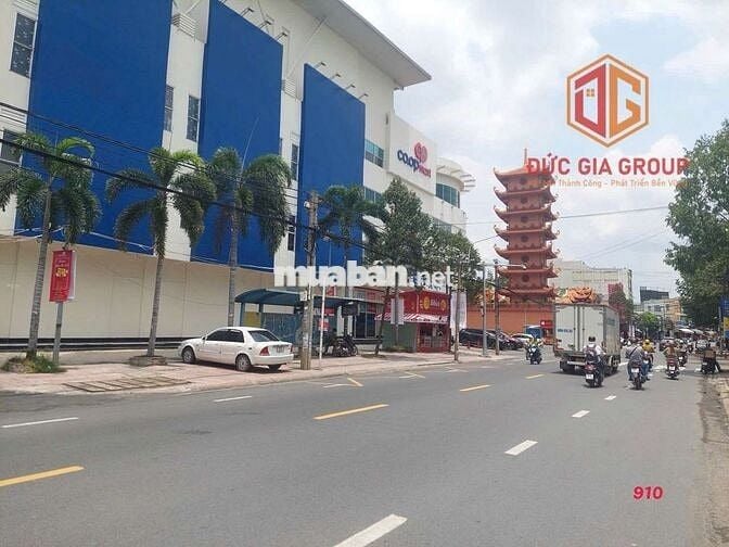 Bán nhà mặt tiền Phạm Văn Thuận gần coopmart
