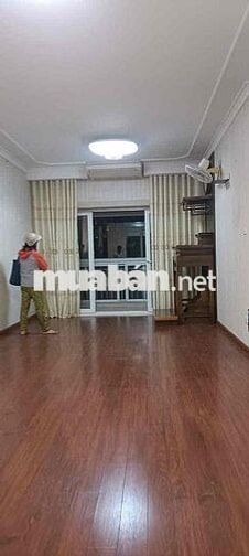 Bán căn hộ chung cư T2 CT18,DT 97m,3 PN,hơn 5 tỷ.